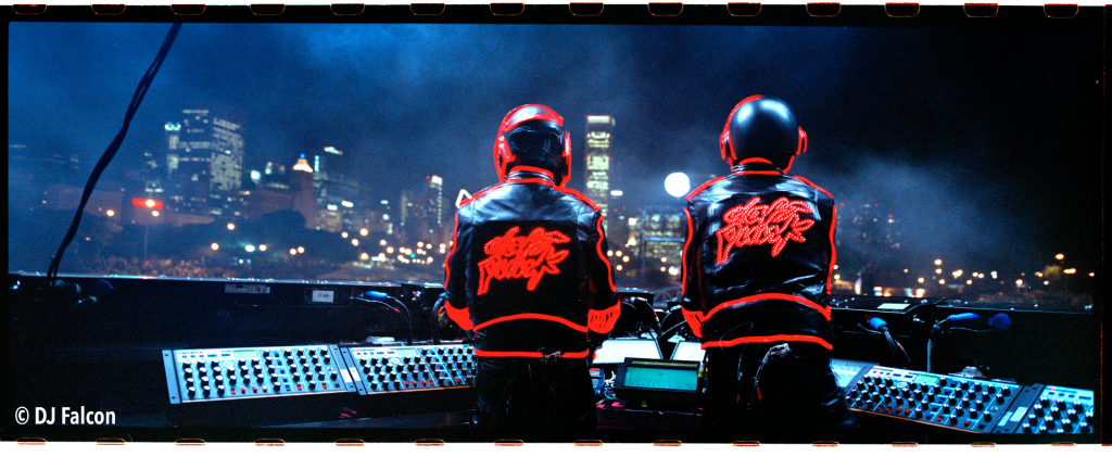 Daft-Punk-Unchained-2_credit-obligatoire-DJ-Falcon